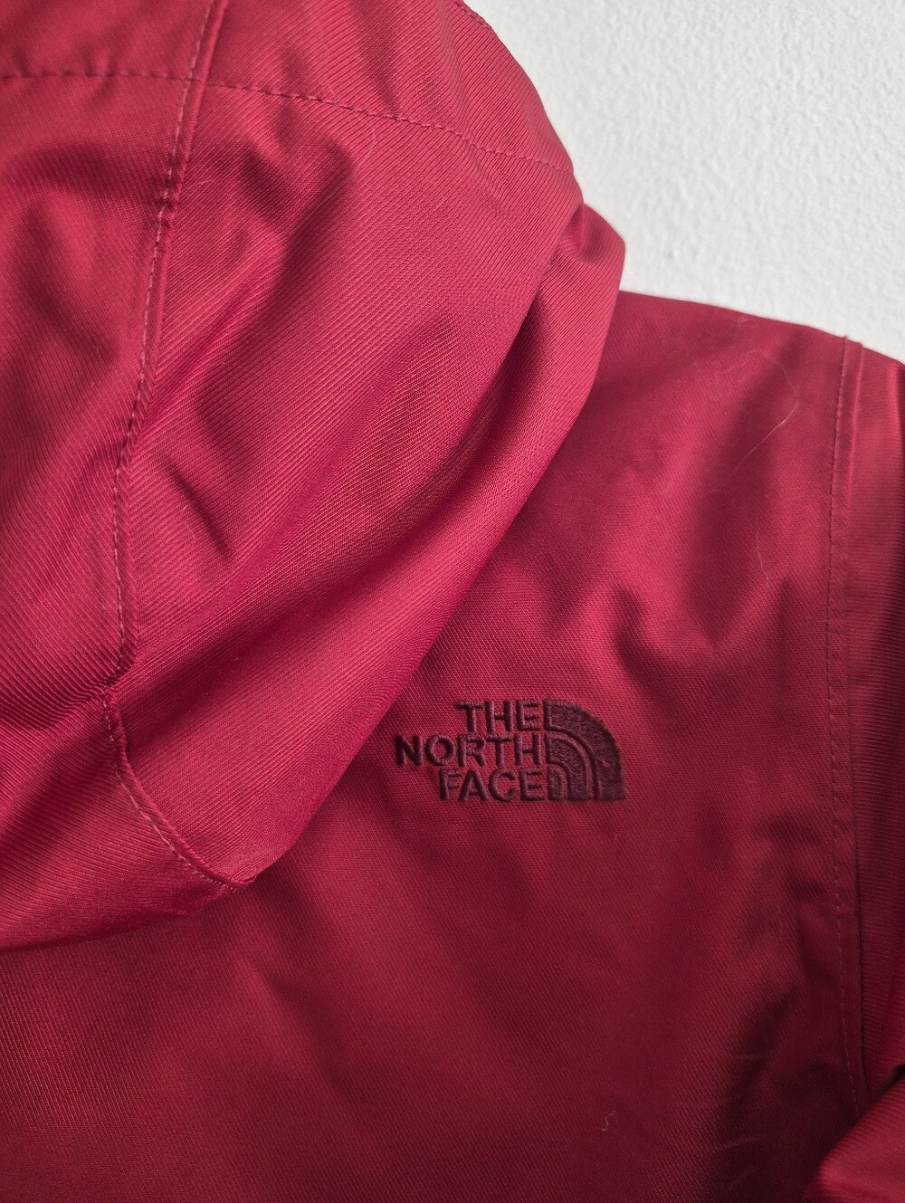 The North Face NWOT Boys Lightweight Jacket Hooded Rain Coat Size Small 7/8 - Picture 5 of 7